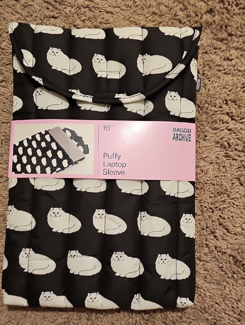 BAGGU Puffy Laptop Sleeve - Black with White Cat Pattern
